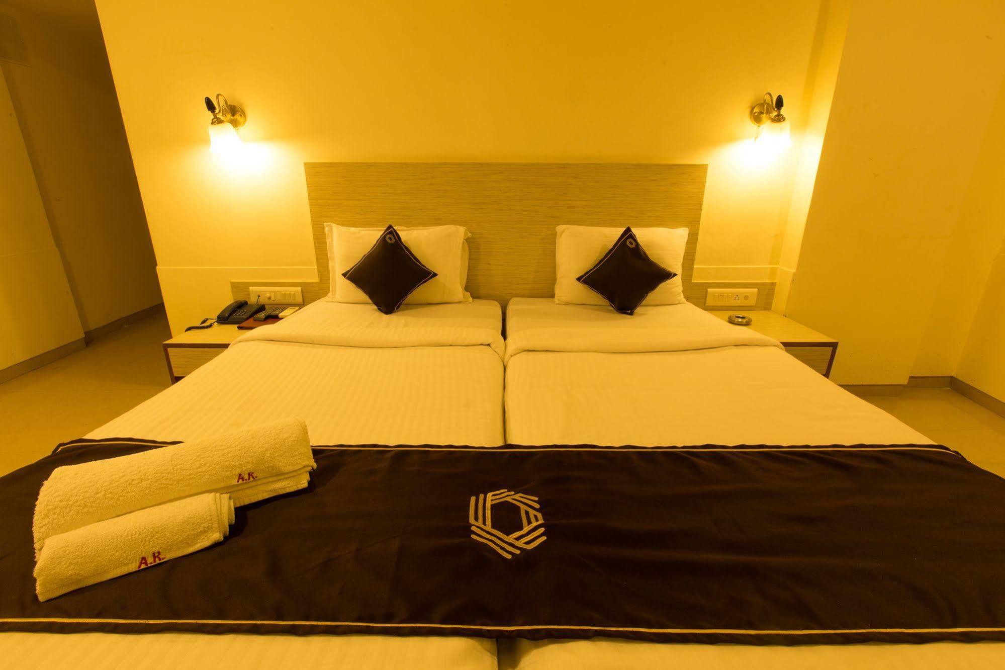 Hotel Ace Residency Mumbai Exteriör bild